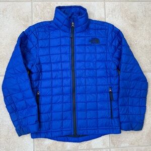 The North Face Boys’ Thermoball Quilted Jacket
Size: Small (7/8)
Color: Blue